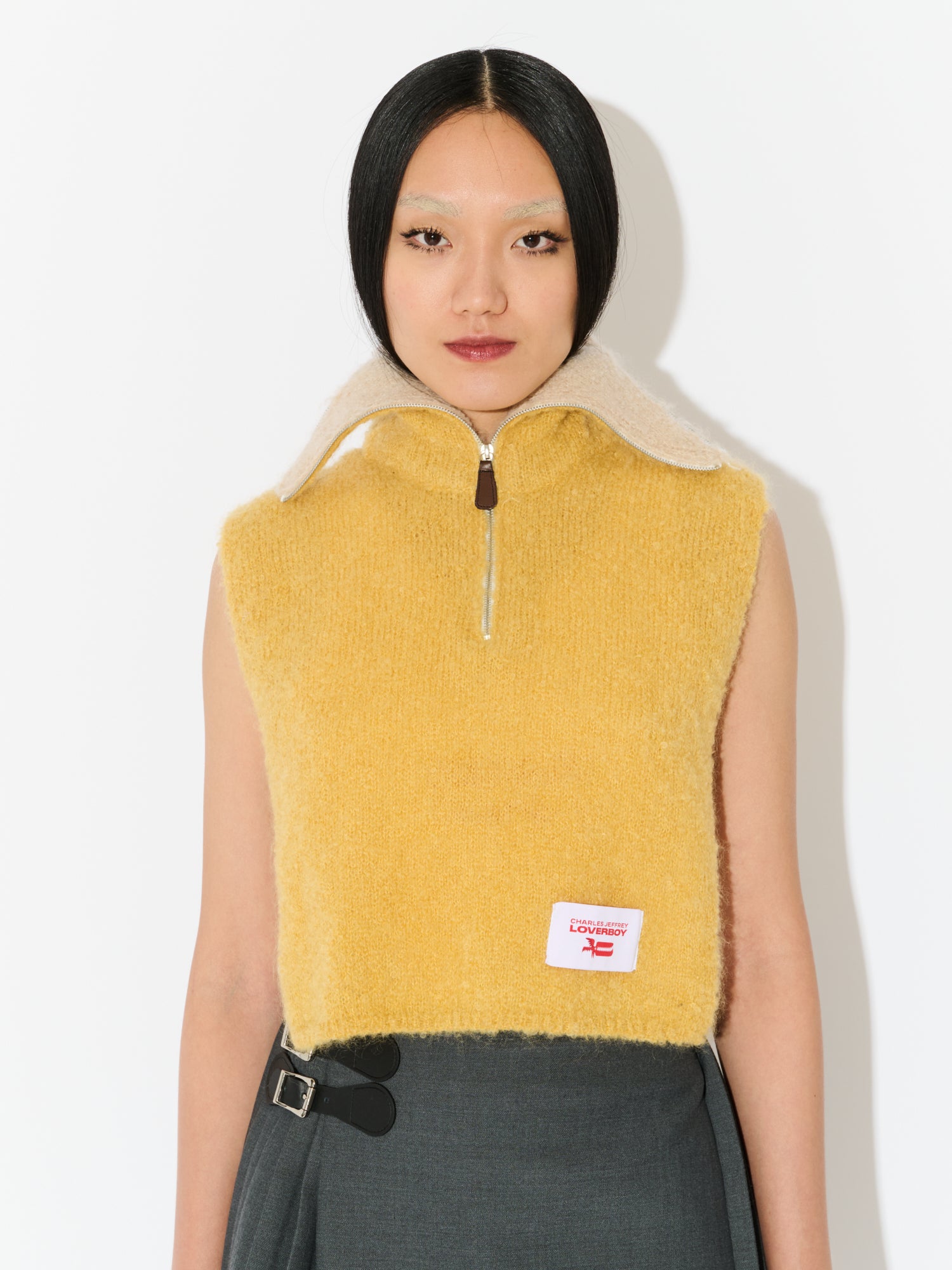 MOHAIR BANANA BIB in YELLOW ECRU - Image 2